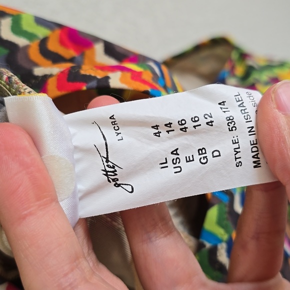 Gottex US 14 Multi-Color Chevron Zig Zag Lycra One Piece Swimsuit - Picture 3 of 3